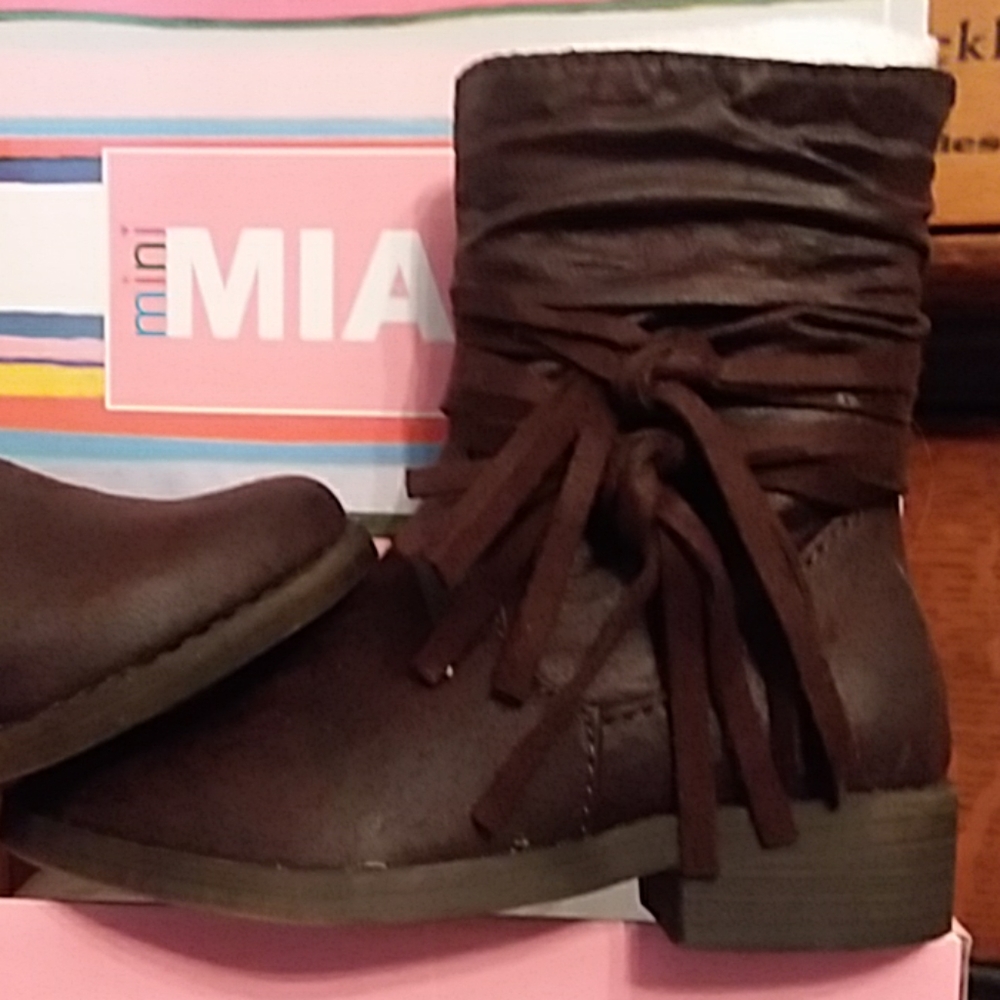 Booties - Picture 3 of 4